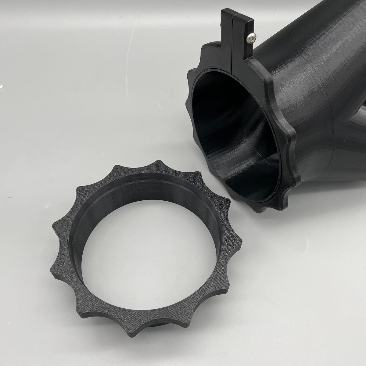 Magnetic Duct Dust Port Clamp On Body -  MagDuct Quick Disconnect