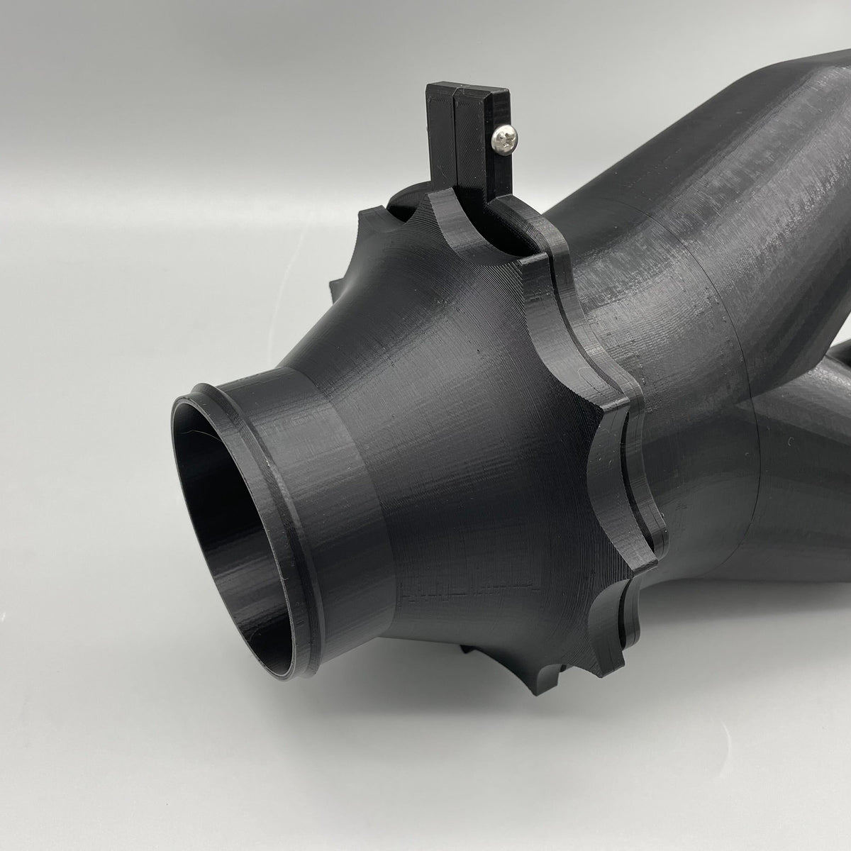 Magnetic Duct Dust Port Clamp On Body -  MagDuct Quick Disconnect