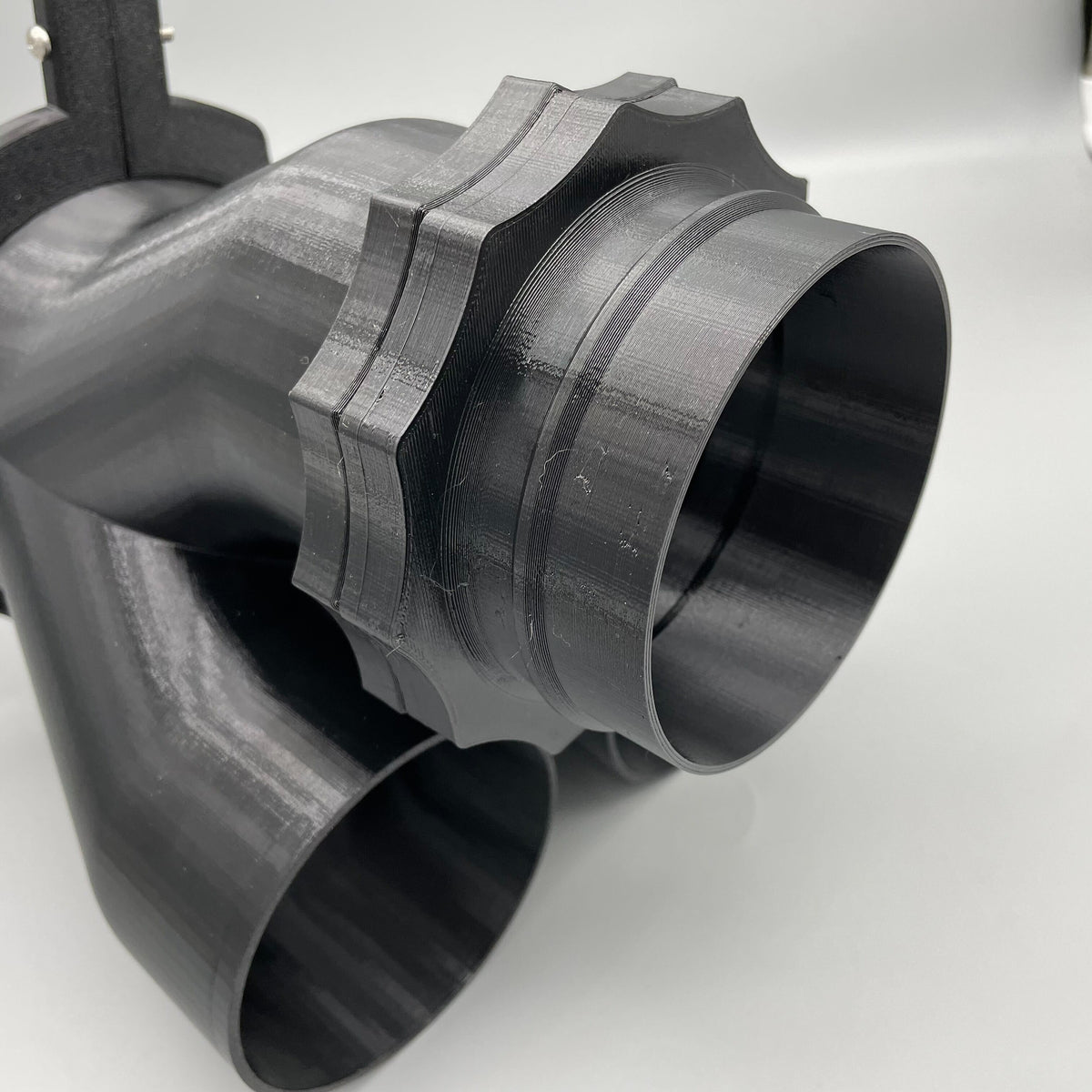 Magnetic Duct Dust Port Clamp On Body -  MagDuct Quick Disconnect