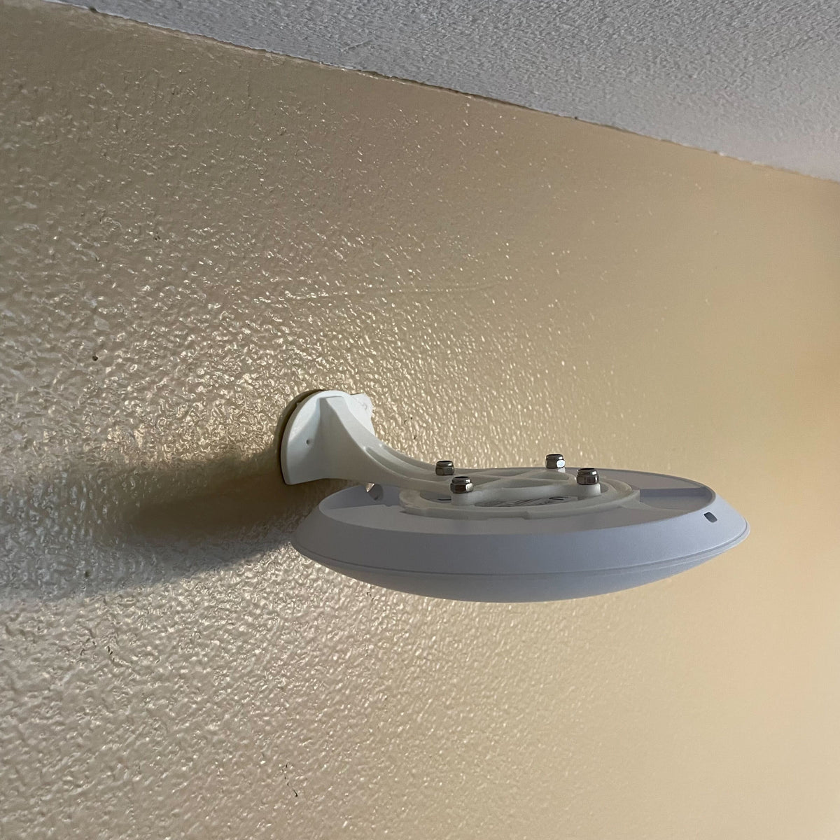 Unifi Ubiquiti Horizontal Wall Mount for U7-Lite, U6+, U6-Lite, NanoHD, AP-AC Lite & LR